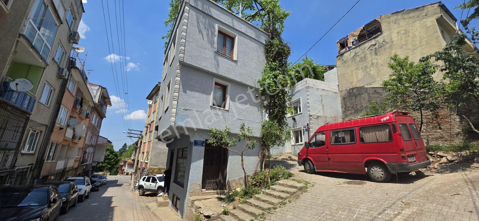 Yeşilde 3 Katlı Müstakil Ev - Görsel 20