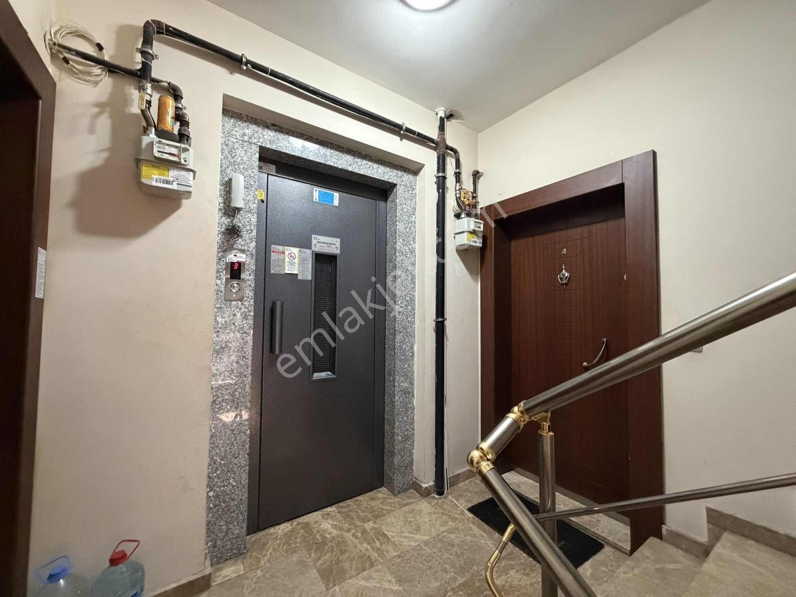 Ümraniye İstiklal Mahallesinde Satılık 2+1 Daire - Görsel 3
