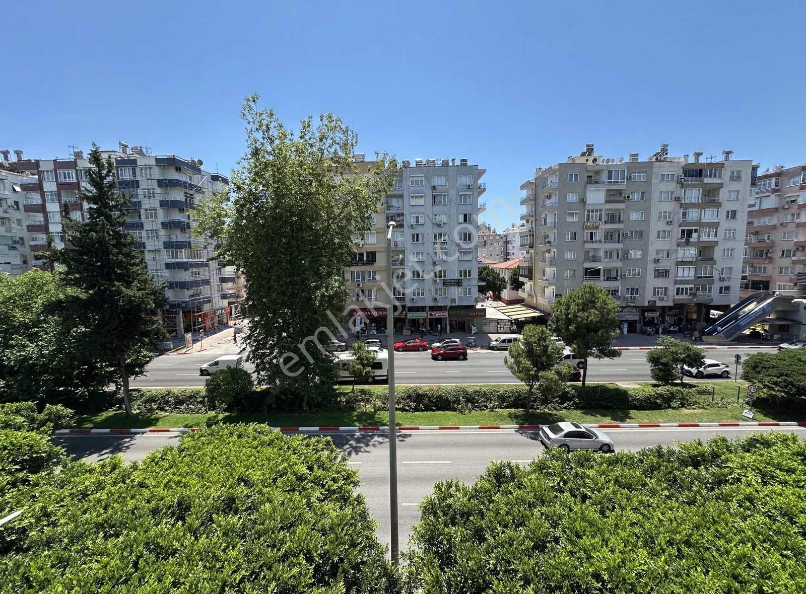 100.yıl Cadde Üzeri Tabela Değeri Yüksek Geniş 3+1 Daire