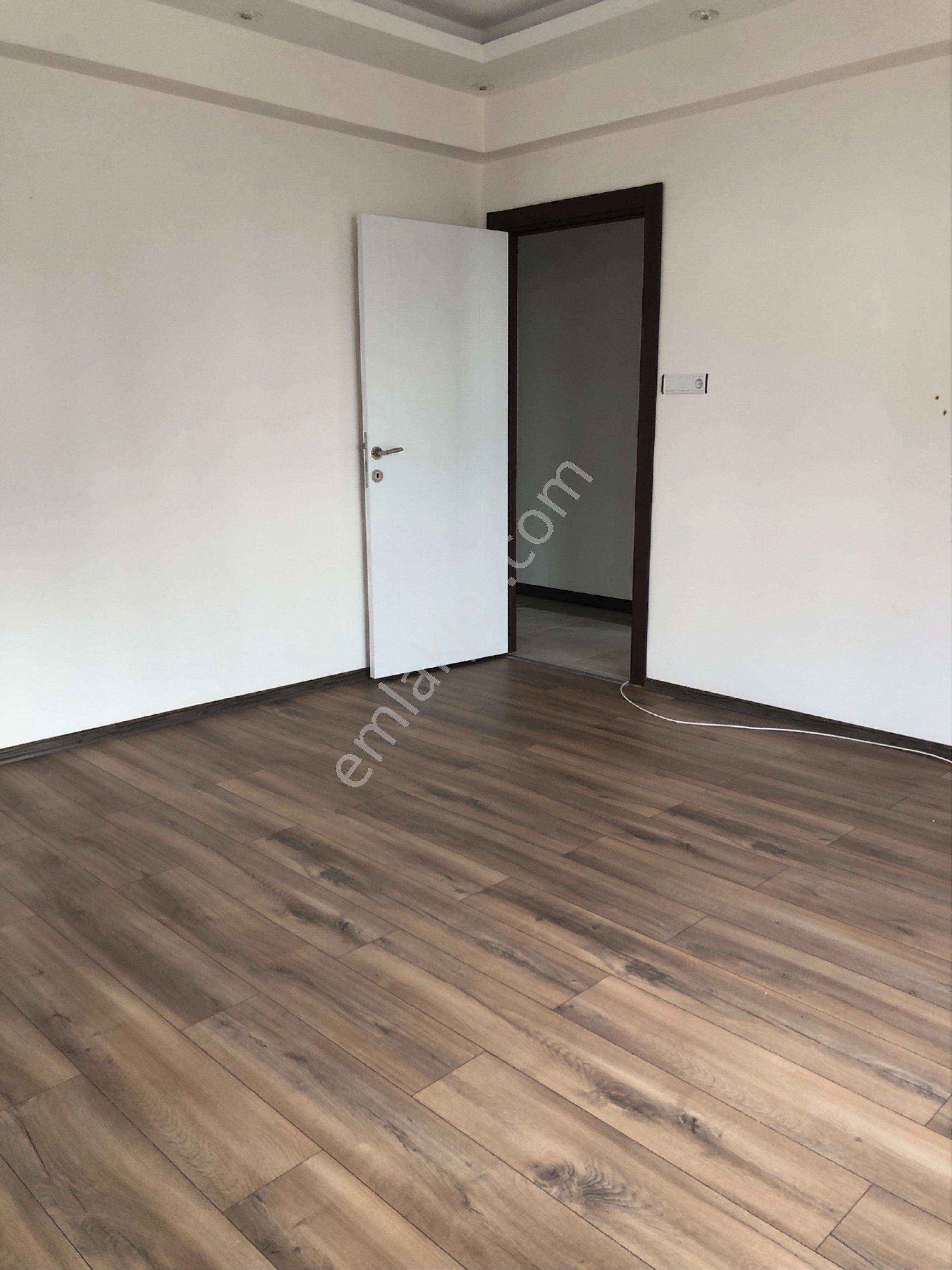 Cumhuriyet Mahallesi Göl Vadi Konutlarında Ebeveyn Banyolu 2+1 Kiralık Daire - Görsel 10