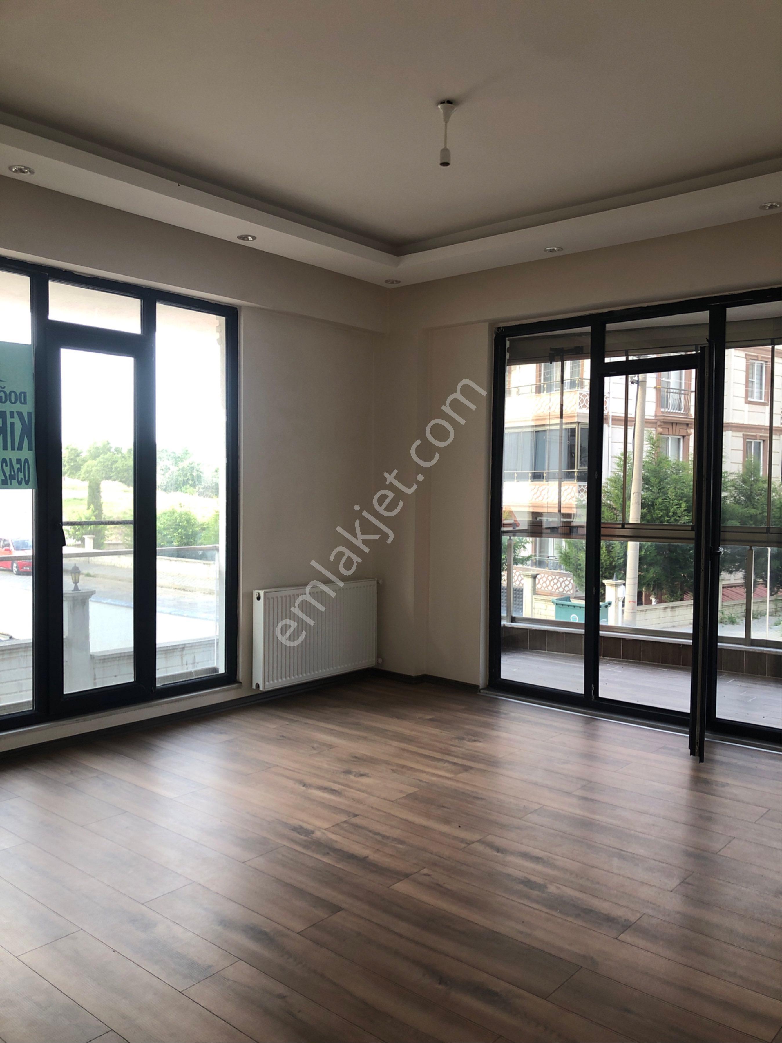 Cumhuriyet Mahallesi Göl Vadi Konutlarında Ebeveyn Banyolu 2+1 Kiralık Daire - Görsel 13