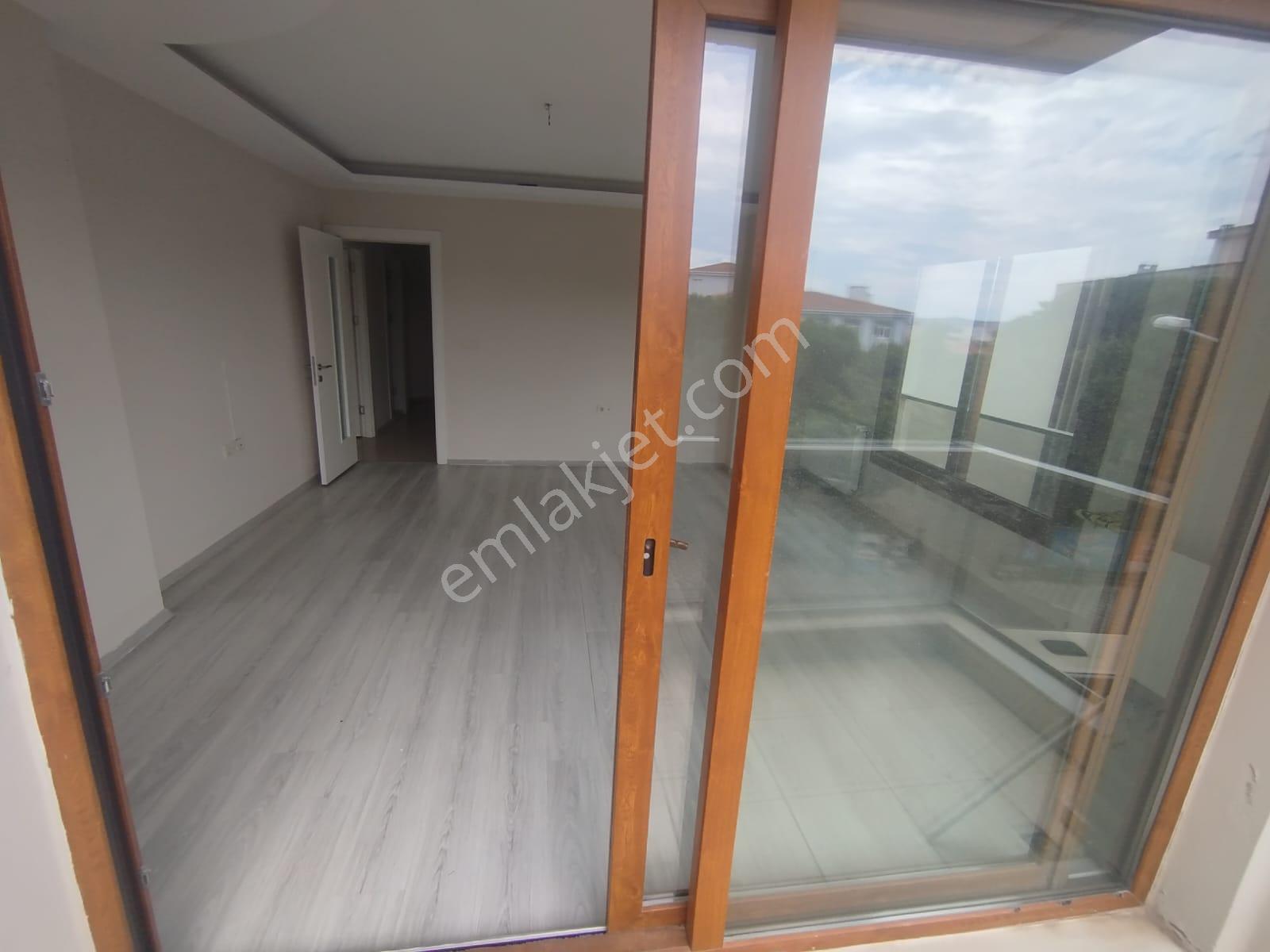 Menderes Merkezde 3+1 Kiralık Daire - Görsel 19