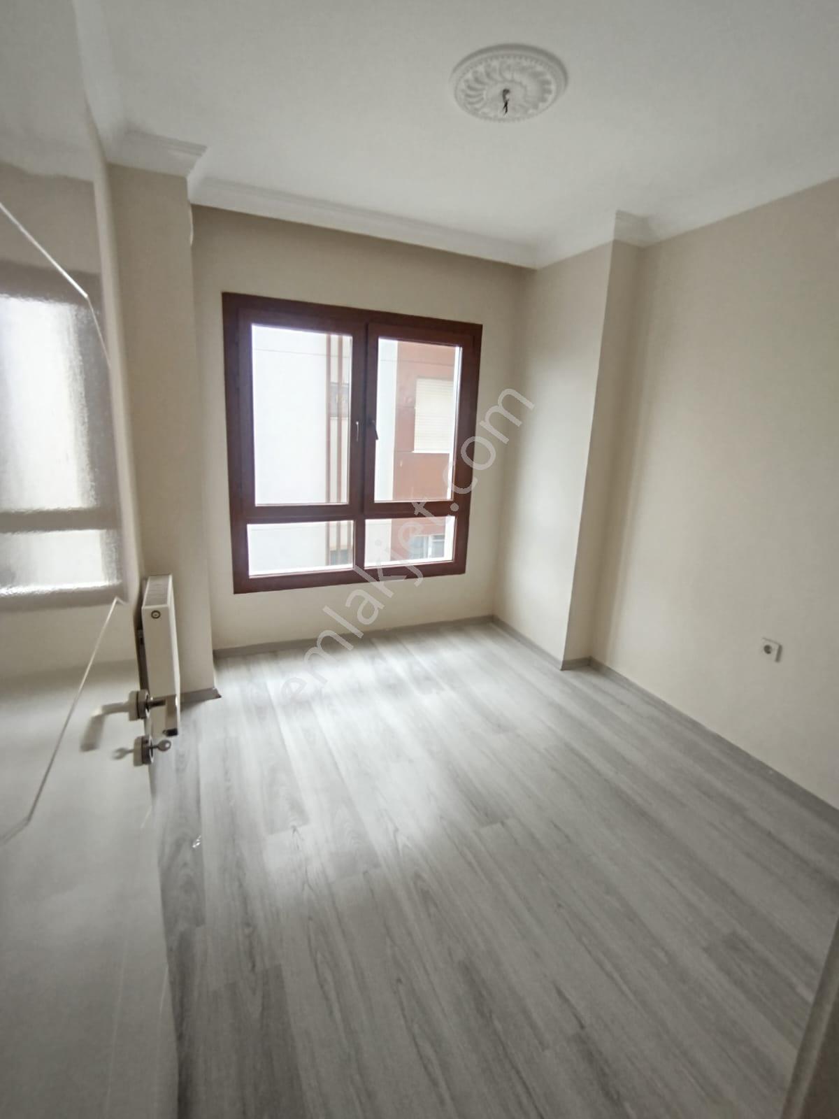 Menderes Merkezde 3+1 Kiralık Daire - Görsel 16