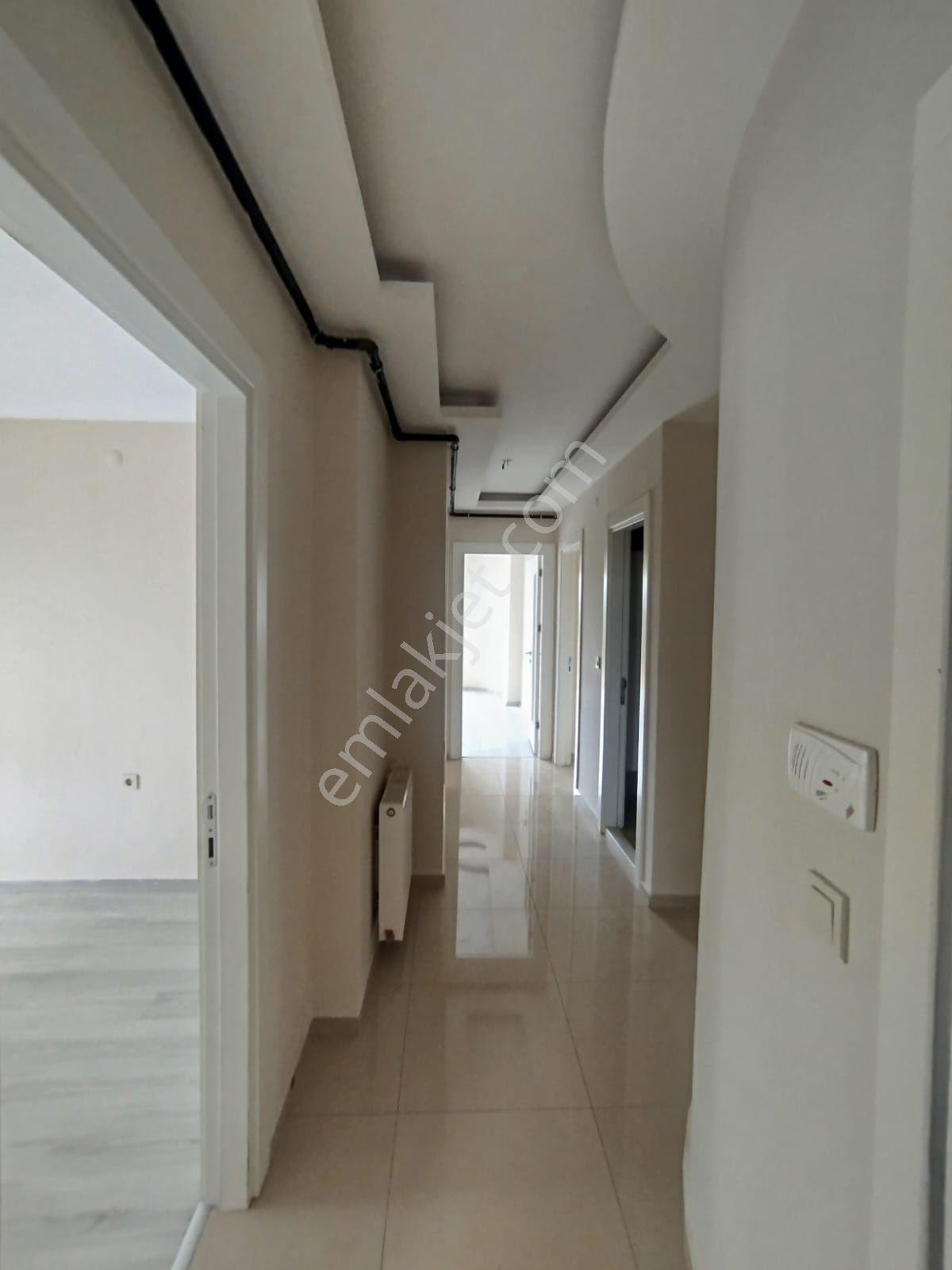 Menderes Merkezde 3+1 Kiralık Daire - Görsel 7