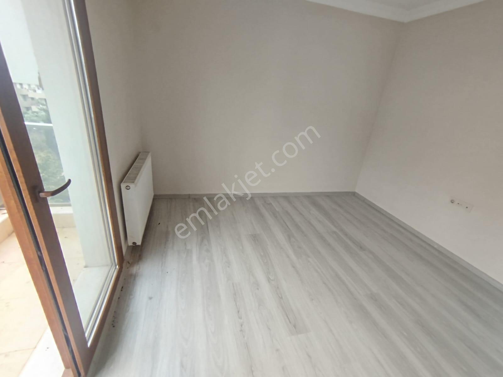 Menderes Merkezde 3+1 Kiralık Daire - Görsel 32