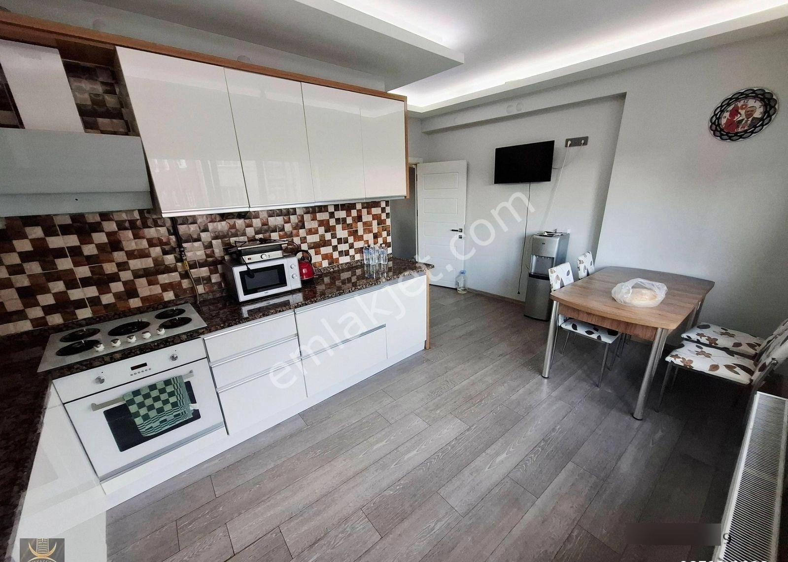 Poyraz Emlaktan Emek Mah.ertaş Caddesi Üzeri 3+1 200m2 Daire - Görsel 15
