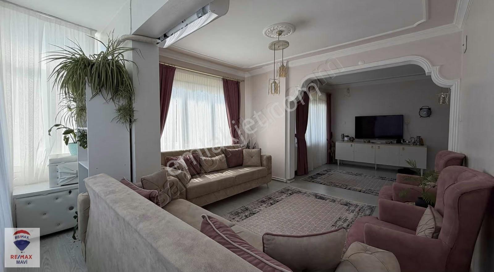 Remax Mavi'den Arifiye Neviye Komple Ticari + Konut Binası - Görsel 7