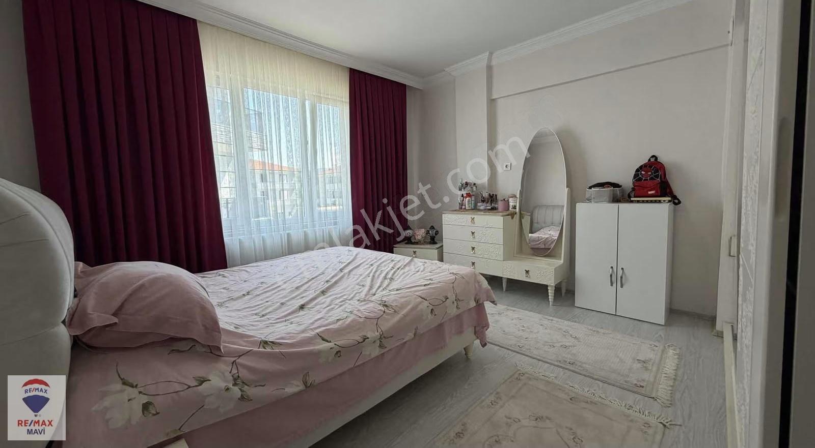Remax Mavi'den Arifiye Neviye Komple Ticari + Konut Binası - Görsel 5