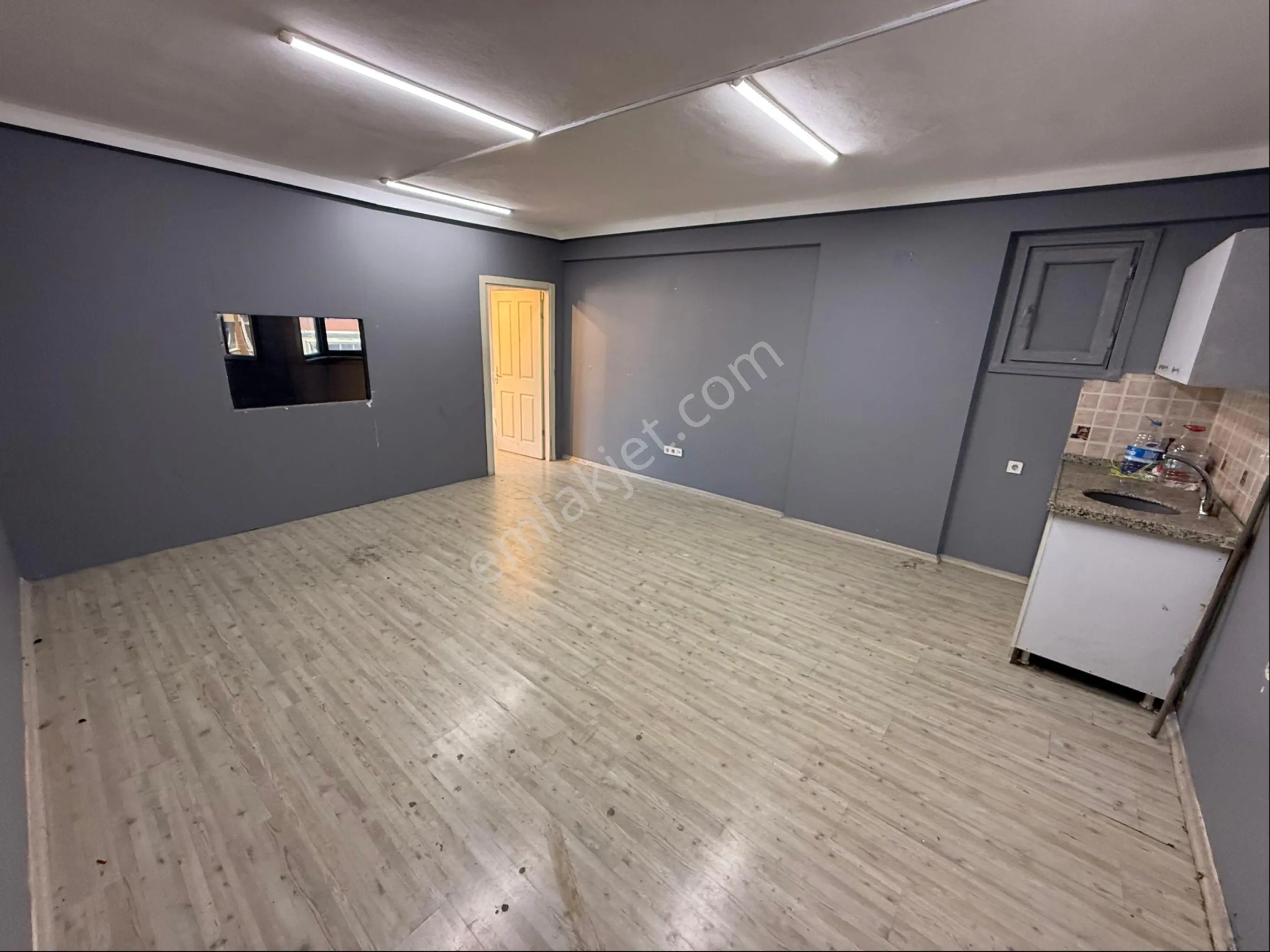 Şirinevler Mahmutbey Caddesi Üzerinde 1+1 Kiralık 5.kat Ofis - Görsel 2