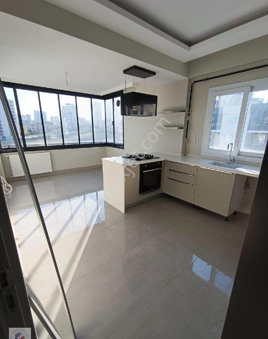 Bizim Emlak'tan Ergenekon Mahallesinde 4+1 Kiralık Lüks Daire - Görsel 4