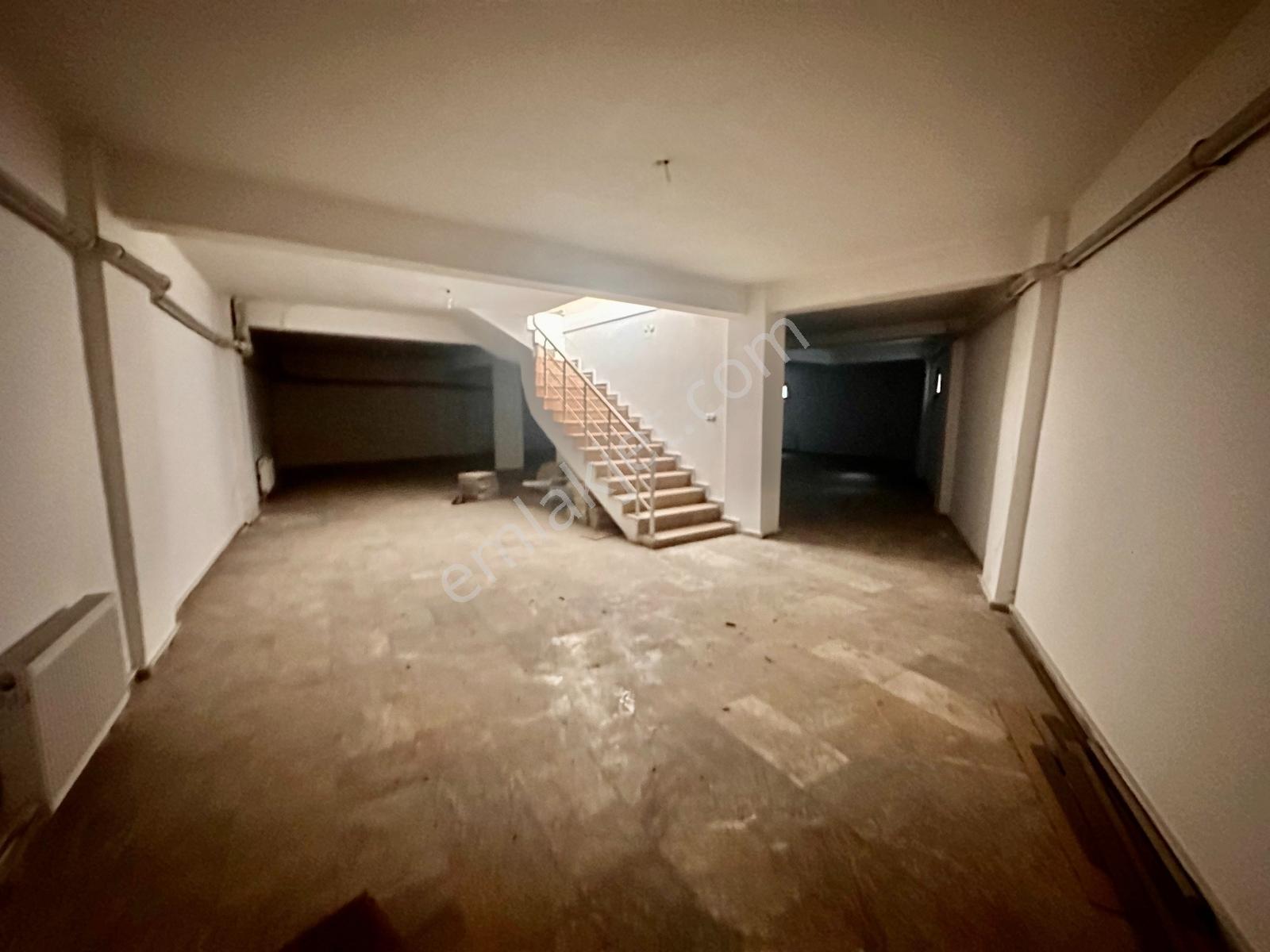Gama Gayrimenkul'den 200m2 Zemin +200m2 Depolu Kiralık Mağaza - Görsel 9