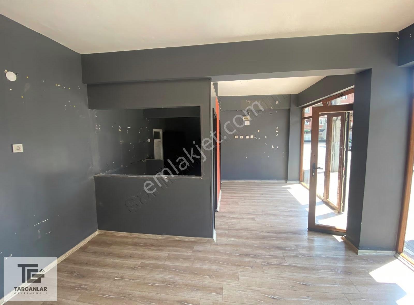 İşlek Caddede 38 M² Kiralık Dükkan Merkezi Konum Fırsat - Görsel 3