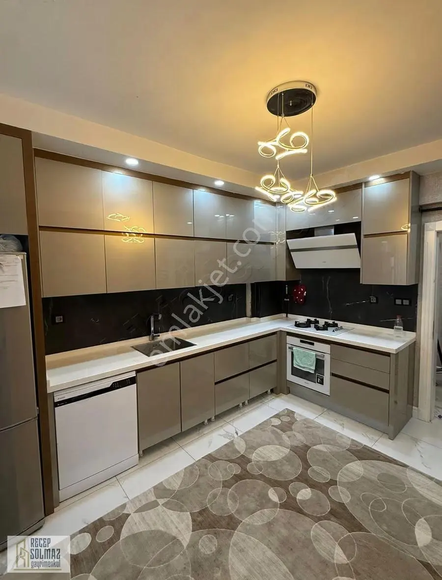 Uluğbey Mah Satılık 3+1 Daire Emin Evine Uygun