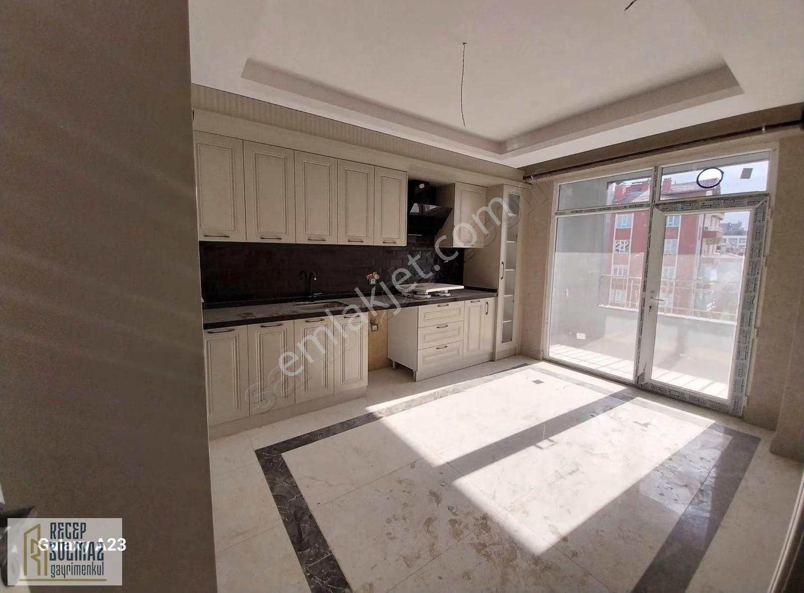 Ahmet Özcan Cad. Satılık Site İçerisi 3+1 Ara Kat Daire Güney - Görsel 13