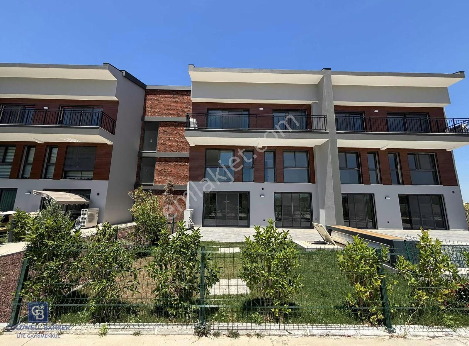 Sasalı Privatus Sitesinde Satılık Havuz C. 3+1 Bahçe Dubleks