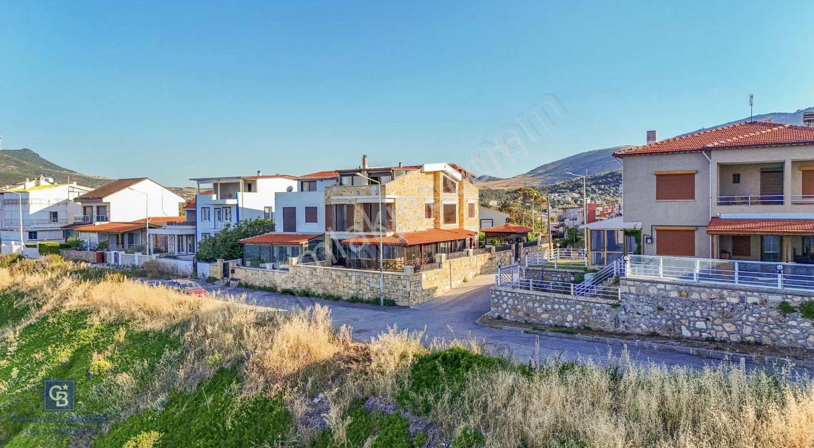 Yenifoça Burunucu'nda Deniz'e Sıfır Eşsiz Taş Villa - Görsel 22