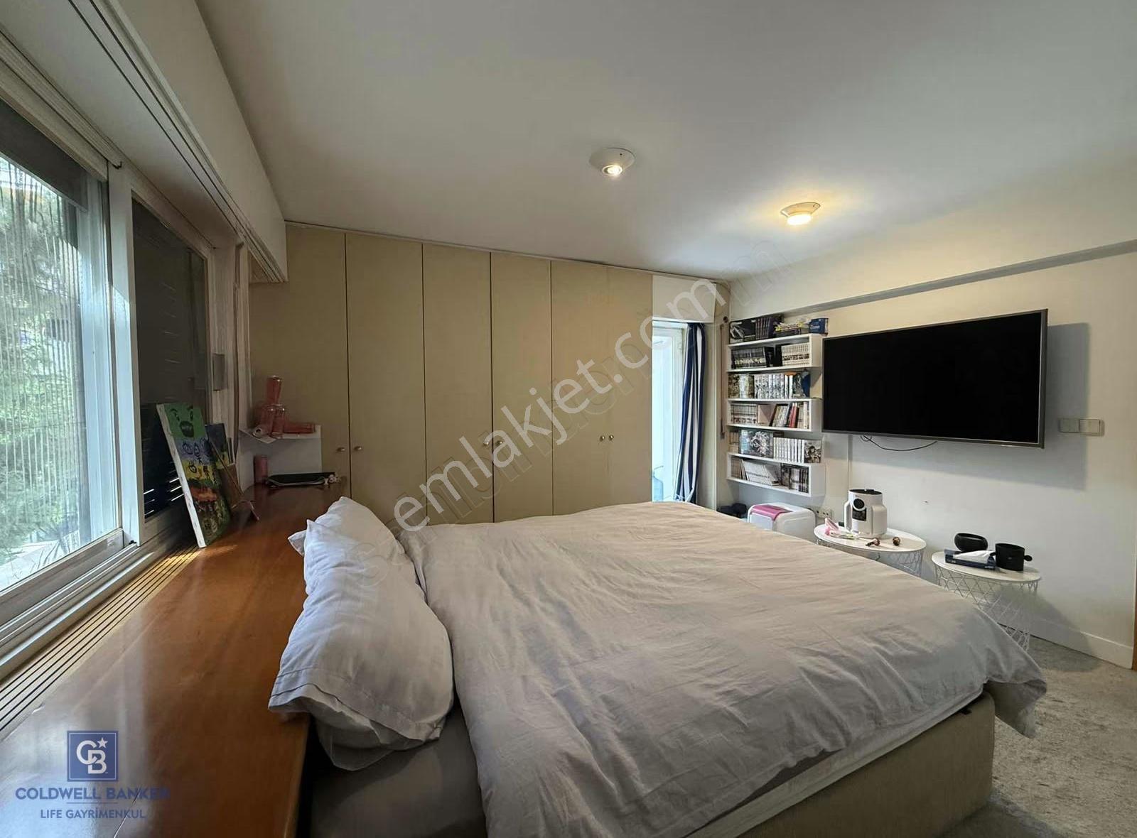 Bostanlı'nın Kalbinde 4+1 250 M2 Satılık Daire - Görsel 34