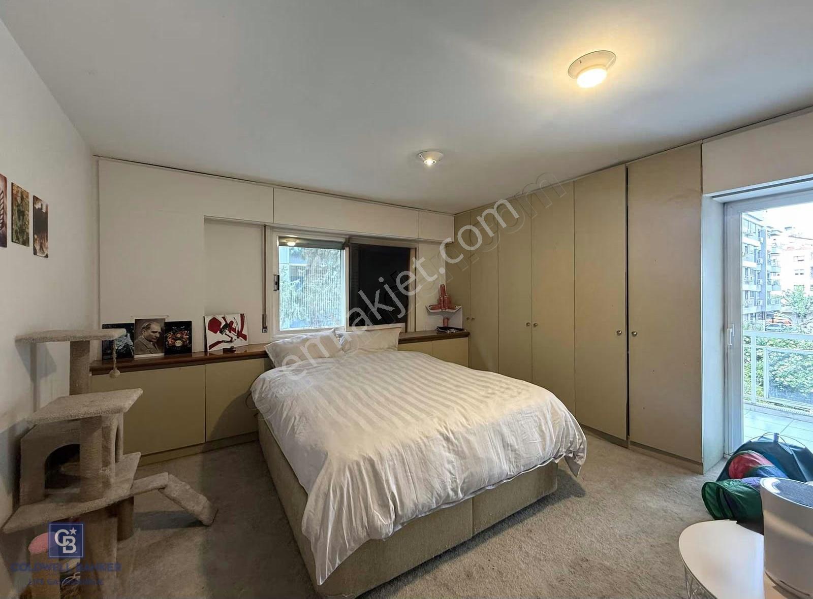 Bostanlı'nın Kalbinde 4+1 250 M2 Satılık Daire - Görsel 29