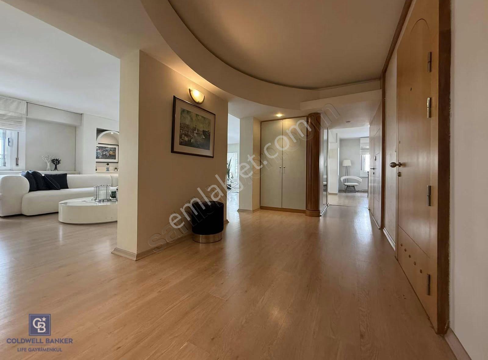 Bostanlı'nın Kalbinde 4+1 250 M2 Satılık Daire - Görsel 2
