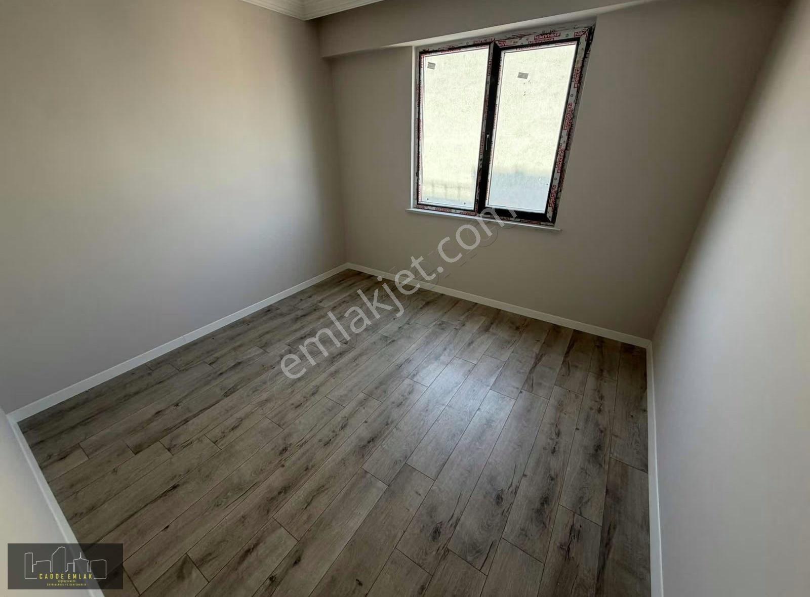 Cadde Emlak Sefaköy Site İçi Kapalı Otoparklı 1+1 65 M2 4 Kat - Görsel 3