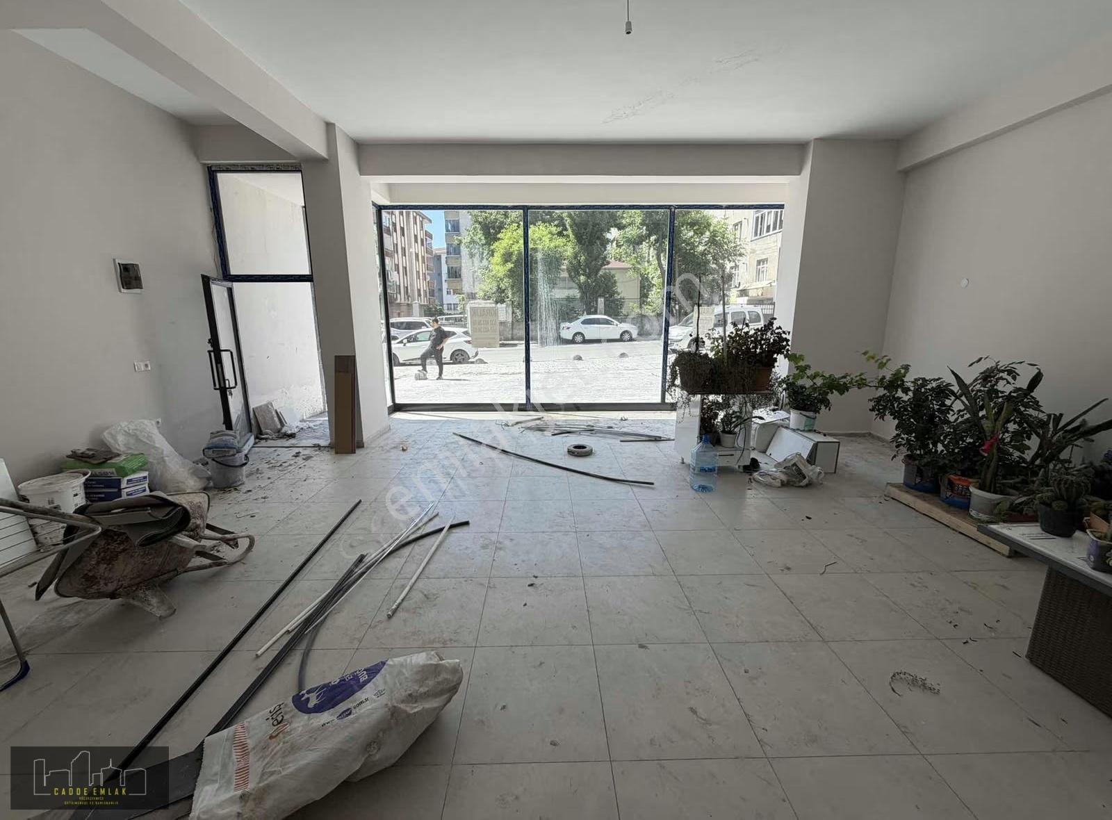 Cadde Emlak Sefaköy 100 M2 Merkezi Konumda Kiralık Dükkan - Görsel 8