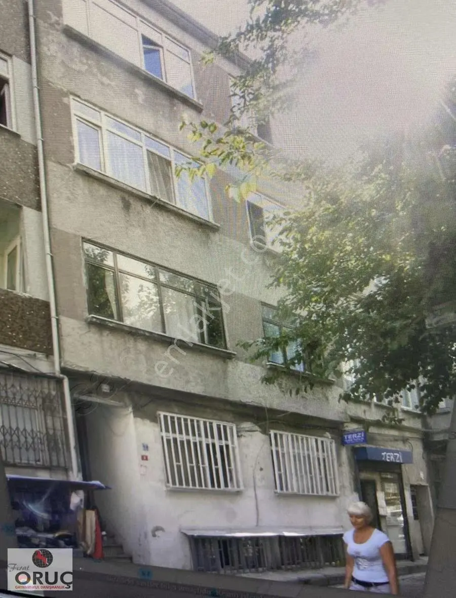 İstanbul Aksarayda Katipkasım Mahaleside Satılık 2 Dayre Alt Üst