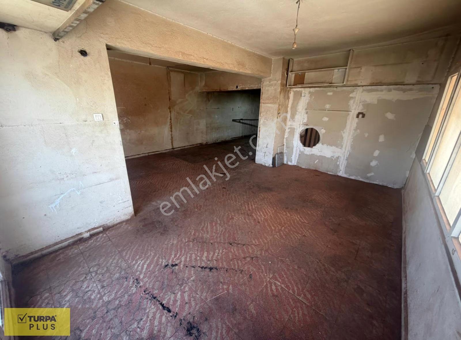 Karabağlar Sanayi İmalathaneye Uygun 2 Farklı Kiralık Dükkan - Görsel 3
