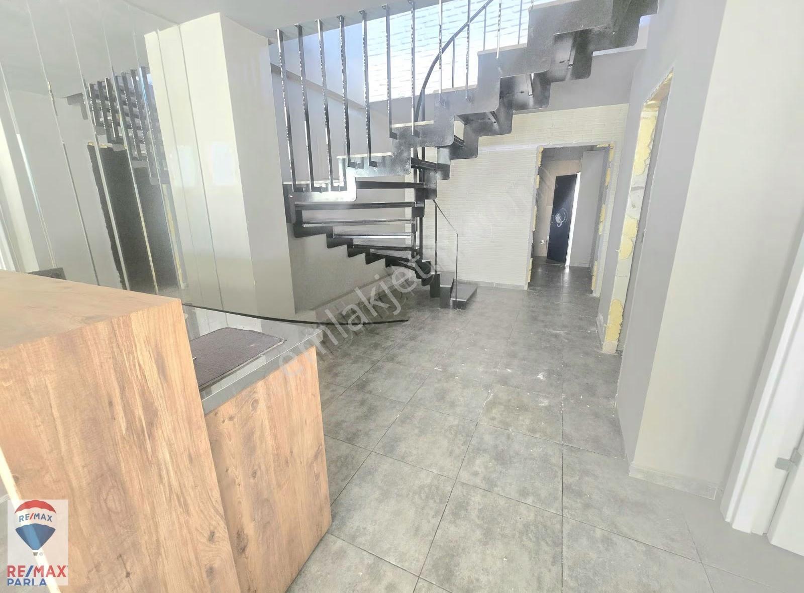 Atakum Ömürevlerinde Starbucksa Komşu Kiralık Prestijli İş Yeri - Görsel 4