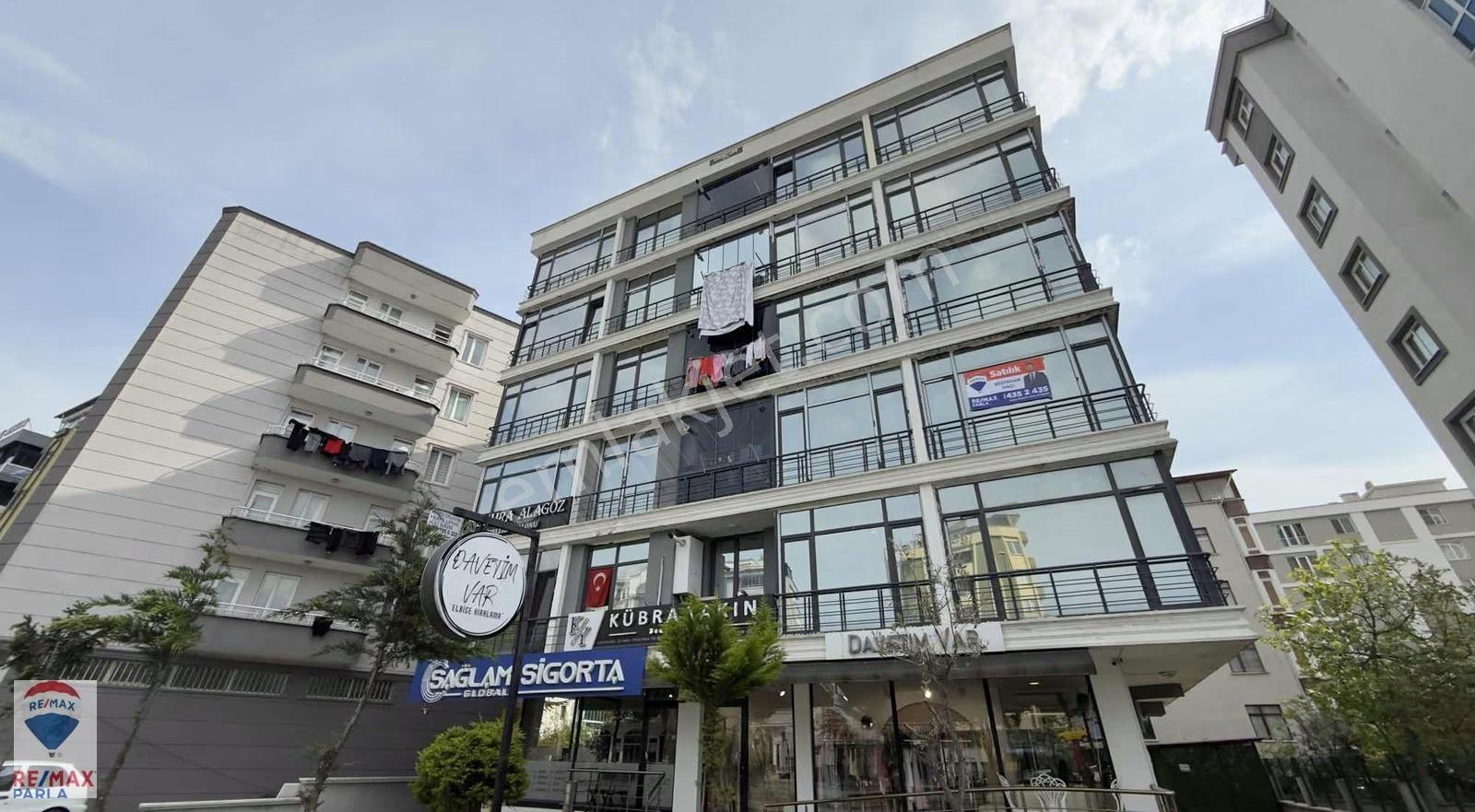 Atakum'un Kalbinde! Atatürk Bulvarı'na Cephe 2+1 Daire/ofis