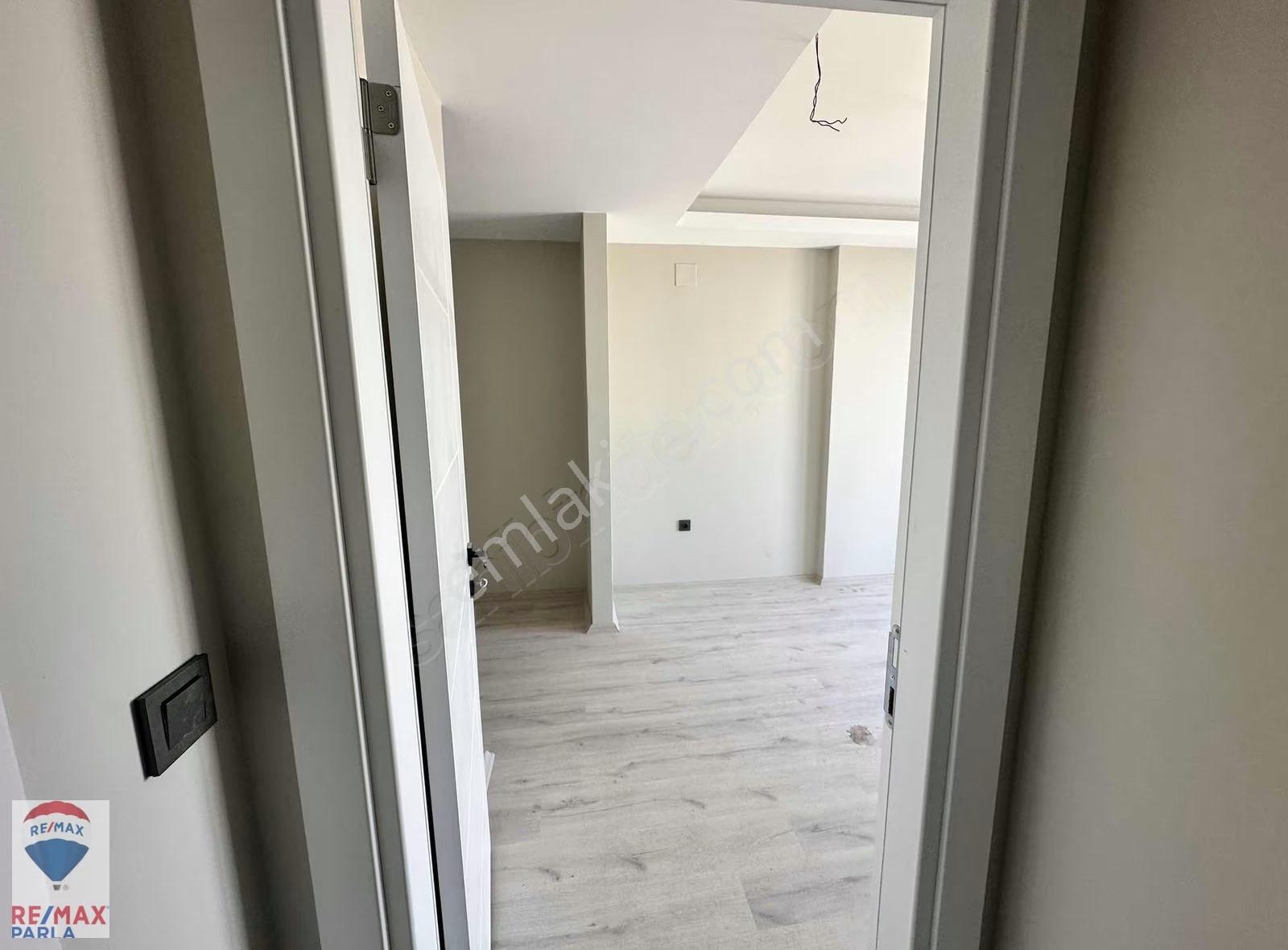 Atakum Nişantaşı Caddesi Cephe Satılık 2+1 Daireler - Görsel 8