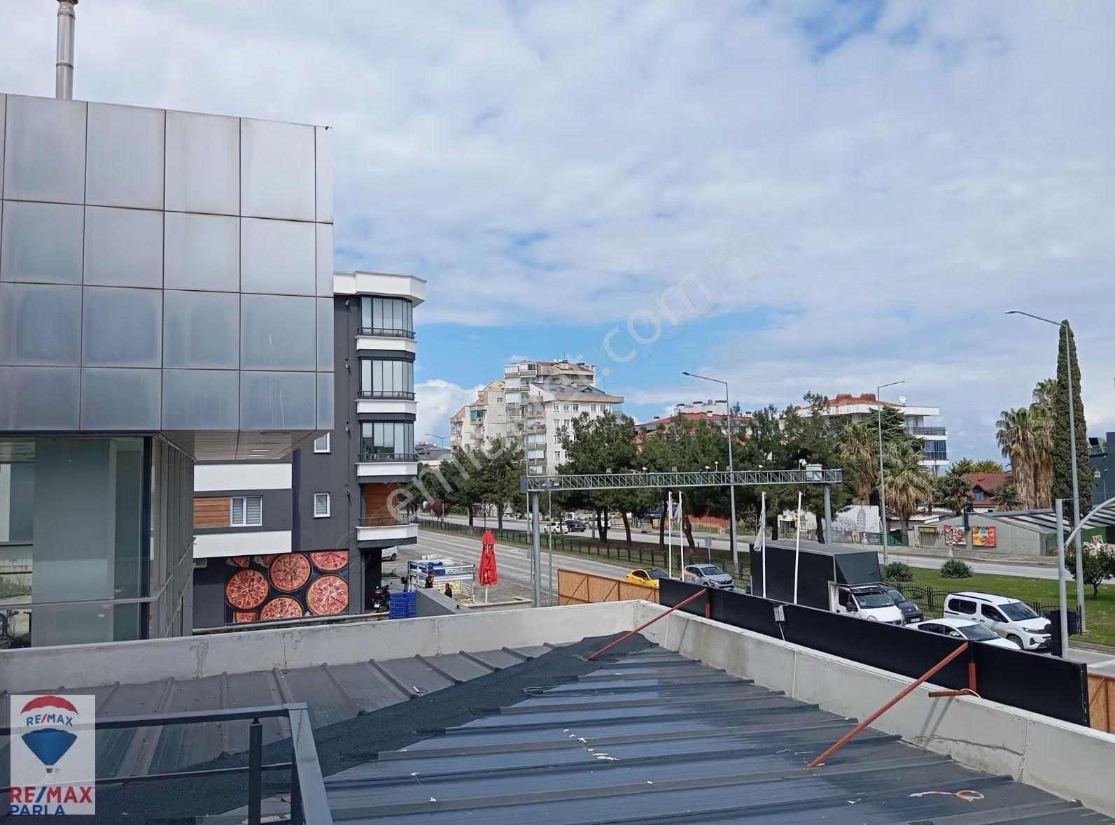 Remax Parla Ofisi'den Devren Kiralık Anayola Cephe Pizza Dükkanı - Görsel 8
