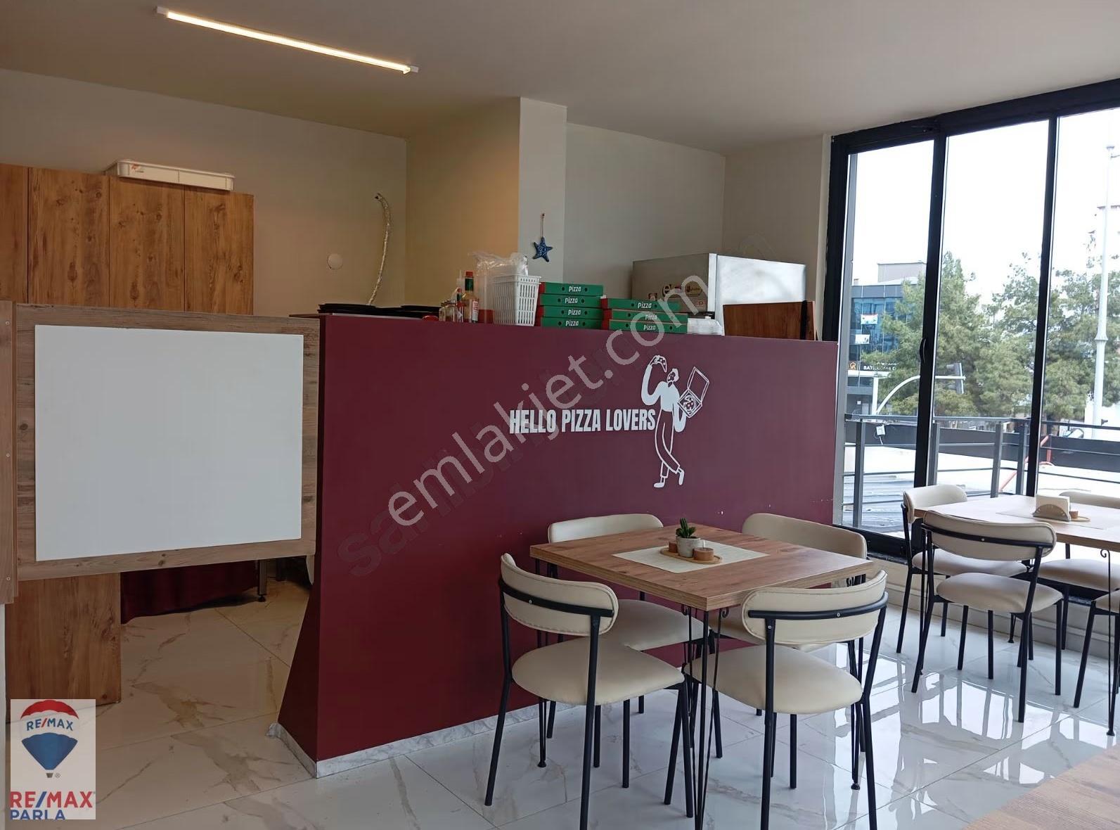 Remax Parla Ofisi'den Devren Kiralık Anayola Cephe Pizza Dükkanı - Görsel 11