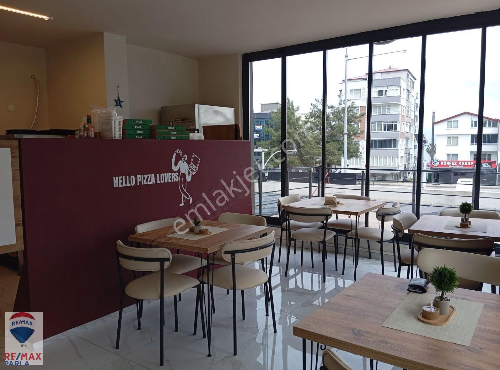 Remax Parla Ofisi'den Devren Kiralık Anayola Cephe Pizza Dükkanı - Görsel 13