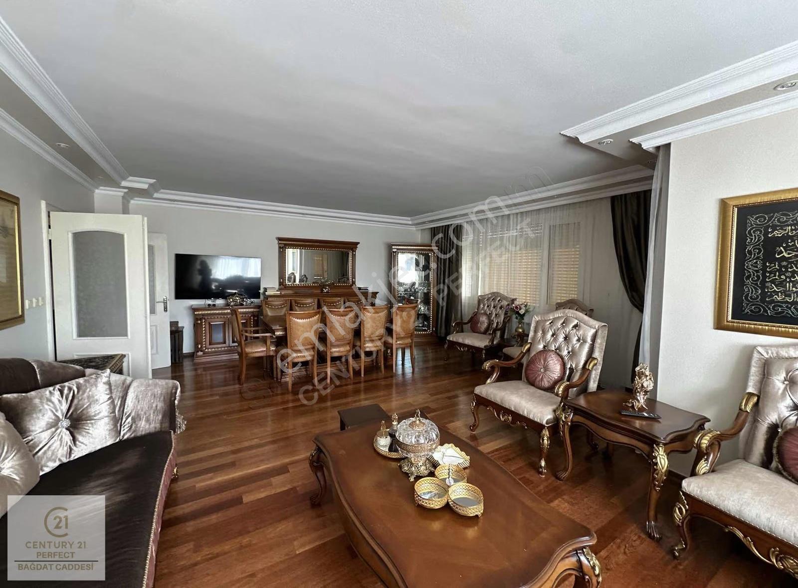 Erenköy'de Satılık 6+1 Dubleks, 270m², Müstakil Ev Konforu - Görsel 21