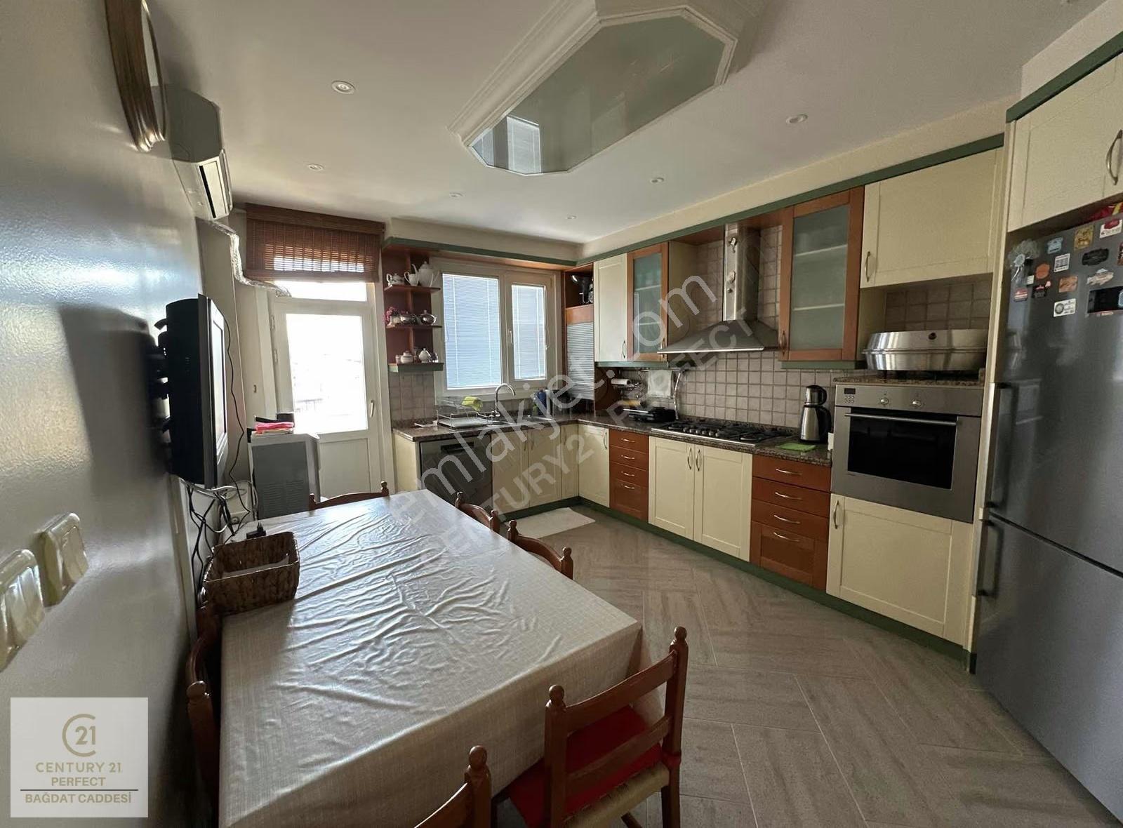 Century21 Perfect İstanbul Kadıköy Erenköy Mahallesi 6+1 Oda