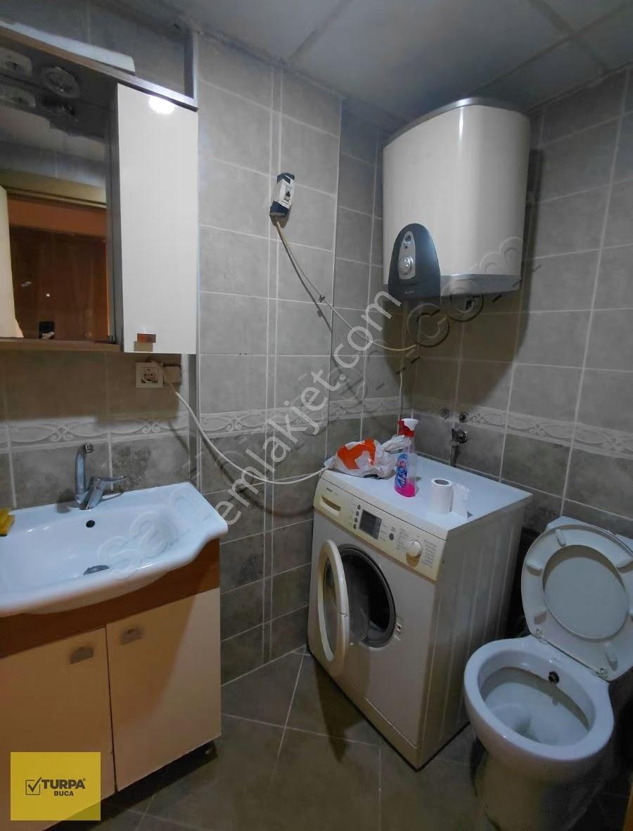 Turpa Buca'dan Satılık 1+1 Bahçe Katı Eşyalı Merkezi Konumda - Görsel 8