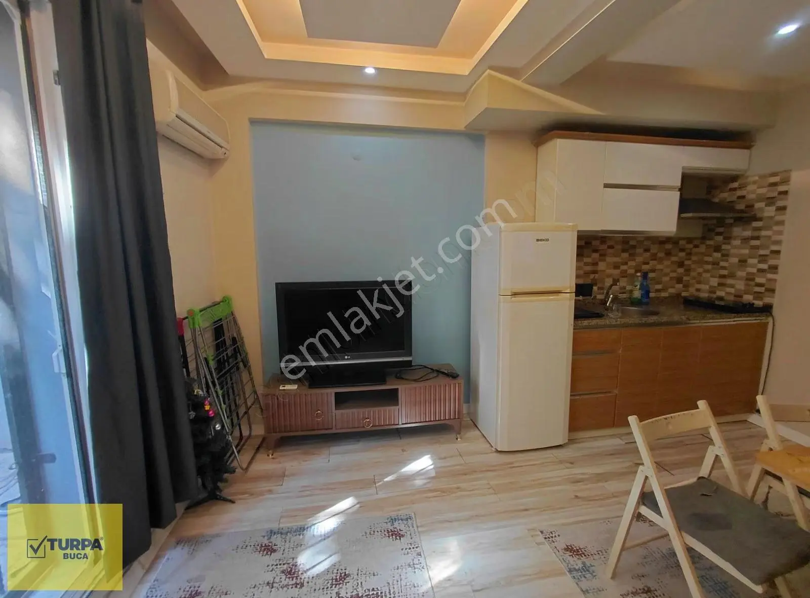Turpa Buca'dan Satılık 1+1 Bahçe Katı Eşyalı Merkezi Konumda - Görsel 5