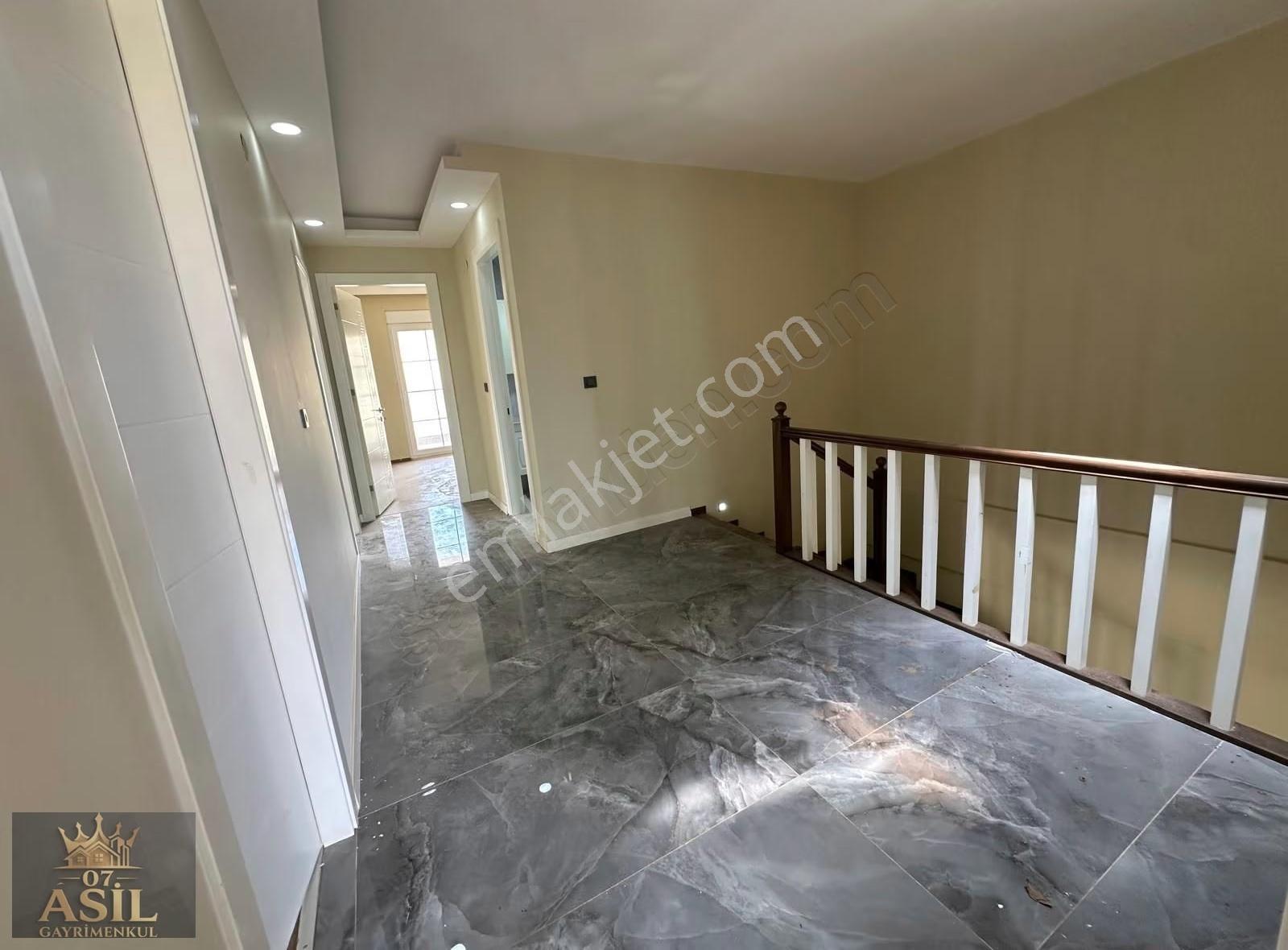 Kemerağzında 5+1 Ultra Genis 440m2 Arsa Gunes Panelli Villa - Görsel 11
