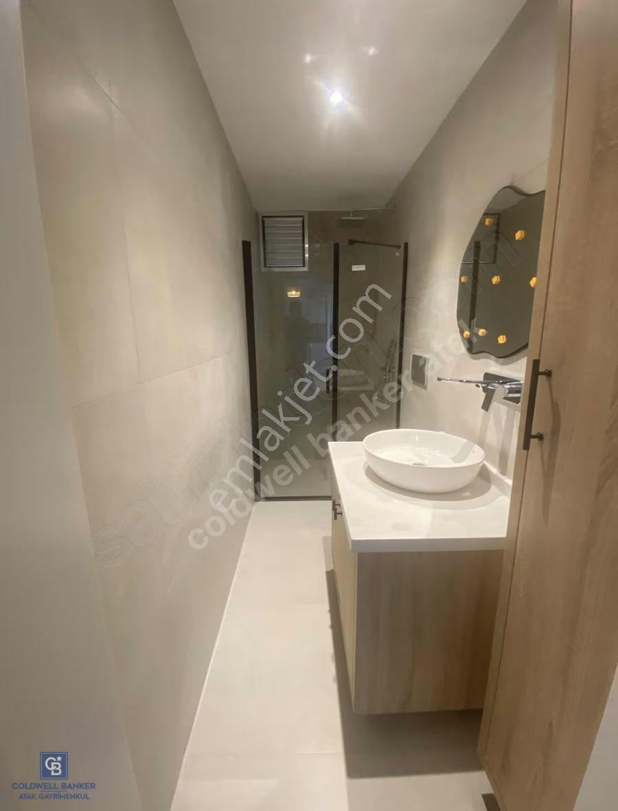 Çeşme'de Denize Yürüme Mesafesinde Yıllık Kiralık Villa - Görsel 2