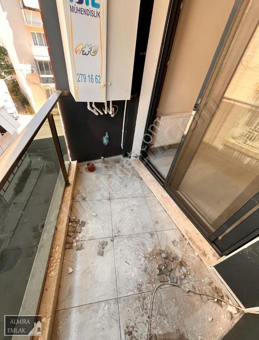 Konak Atilla Da 5 Yıllık Bina Da Otoparklı Asansörlü 3+1 Arakat - Görsel 11