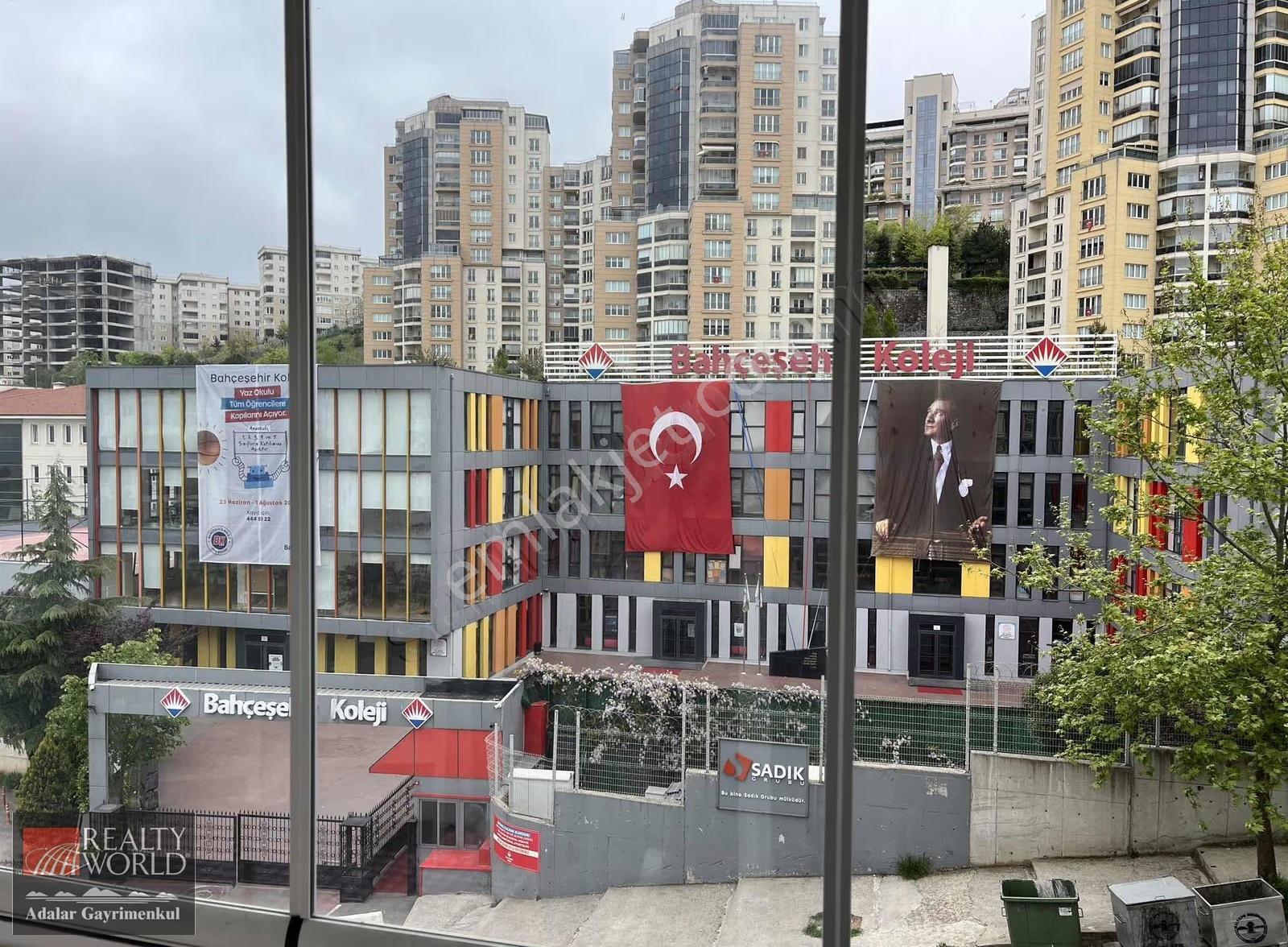 Nish Adalar Sitesine Komşu Marmaroom'da Satılık Boş 1+1