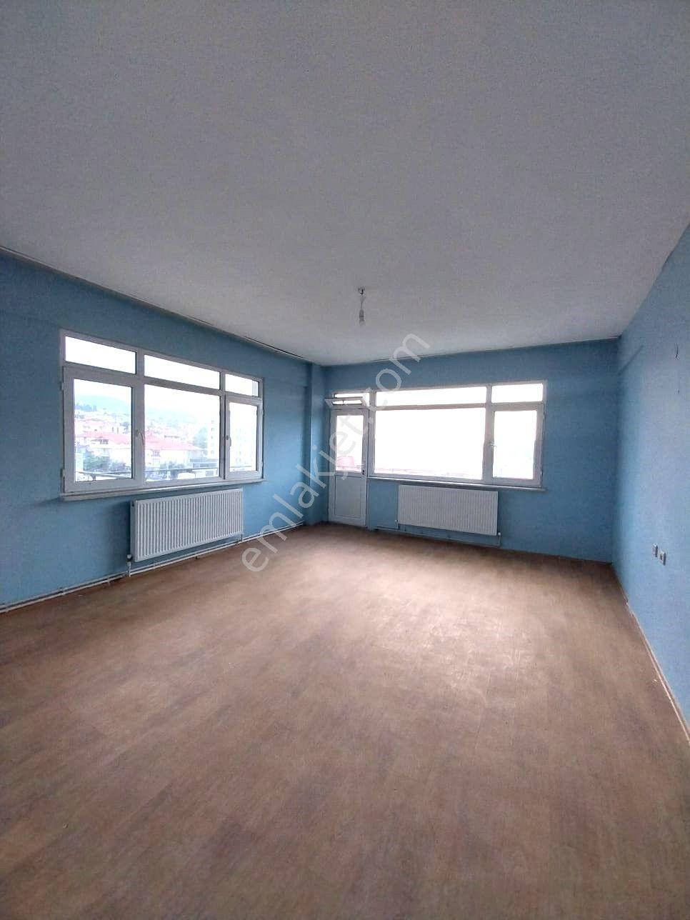 Kocaeli Gölcük Kavaklı Mahallesi Kiralık 2+1 Daire
