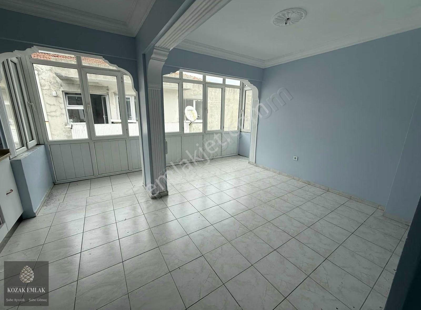 Ayvalık Aliçetinkayada Kiralık 3 Artı 1 Doğalgazlı Daire - Görsel 7