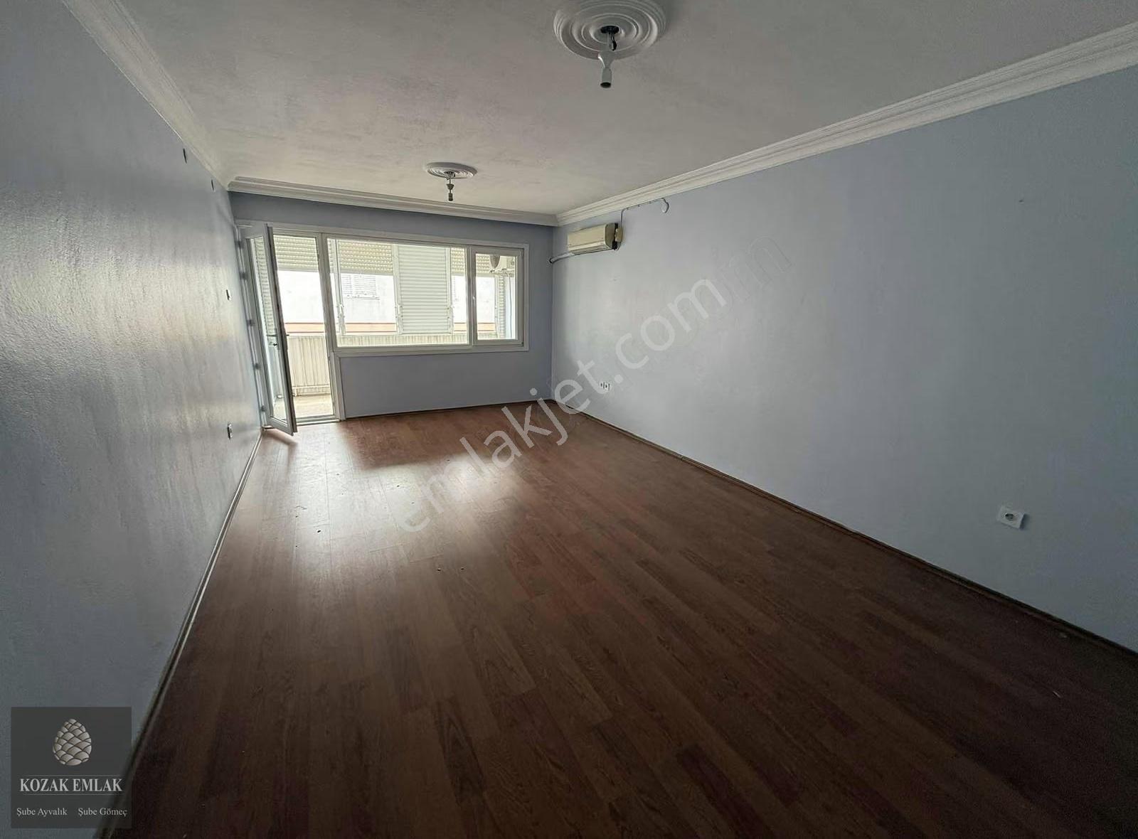 Ayvalık Aliçetinkayada Kiralık 3 Artı 1 Doğalgazlı Daire - Görsel 3
