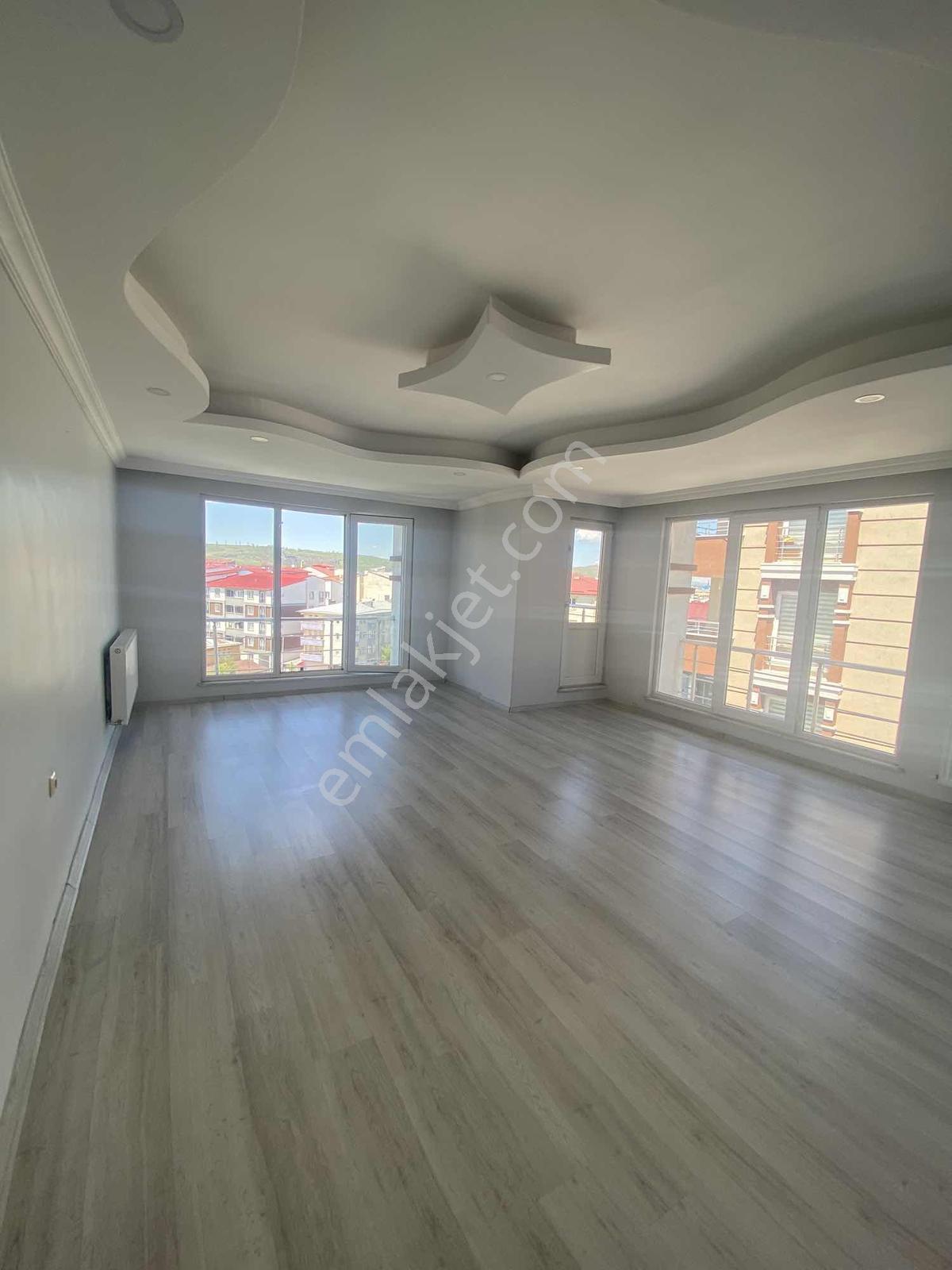 Şehitler Mah Servis Güzargahında Arakat Kiralık 3+1 - Görsel 2