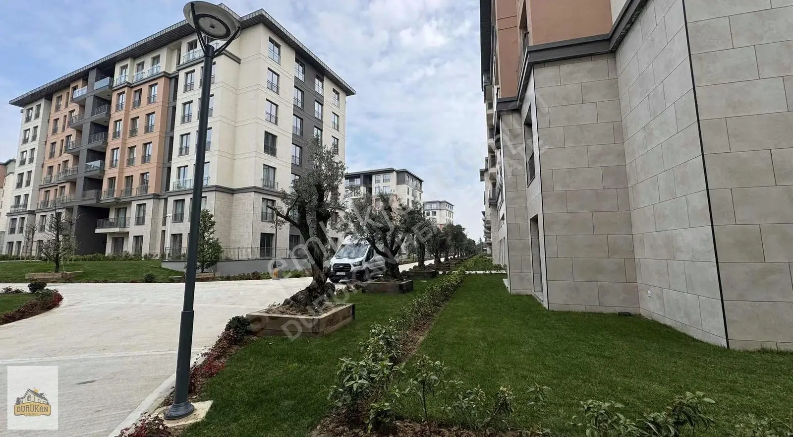 Emlak Konut Çınarköy Sitesinde Cadde'nin Merkezinde - Görsel 2