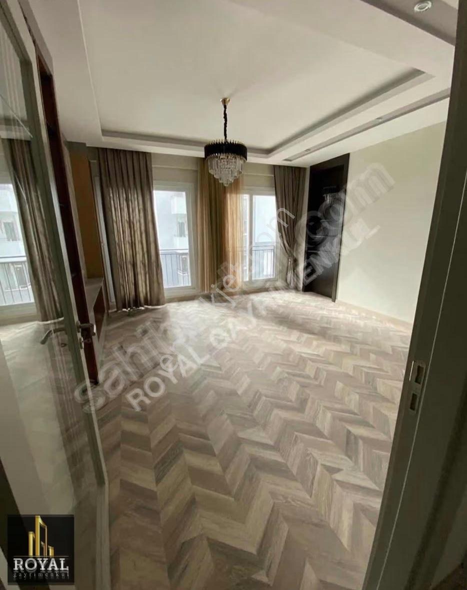 Tarsus Atatürk Mah Site İçi Kiralık Havuzlu 4+1