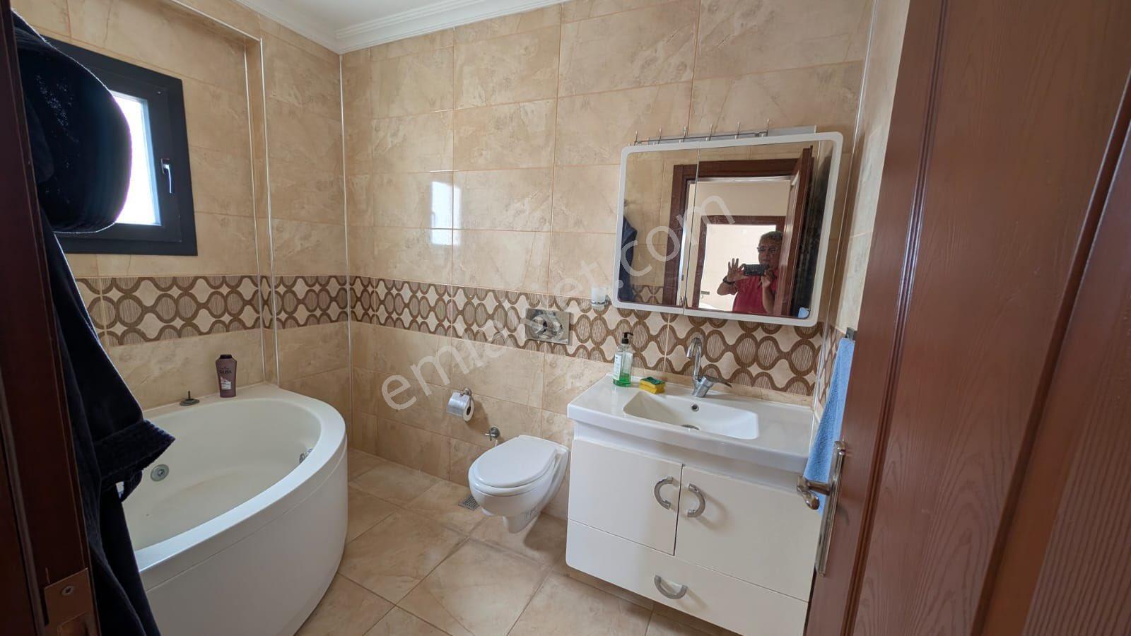 Didim Akbük’de Panaromik Deniz Manzaralı Triplex Müstakil Villa - Görsel 16