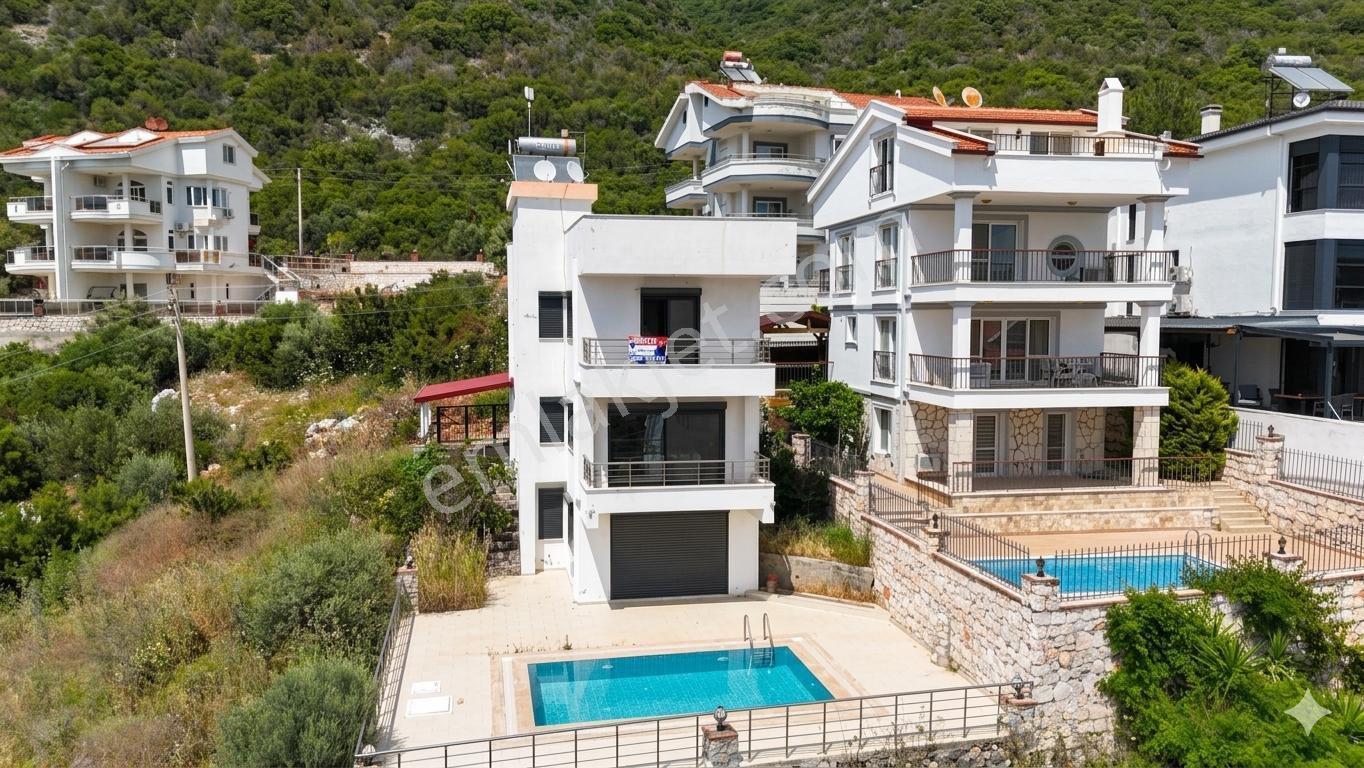 Didim Akbük’de Panaromik Deniz Manzaralı Triplex Müstakil Villa - Görsel 6