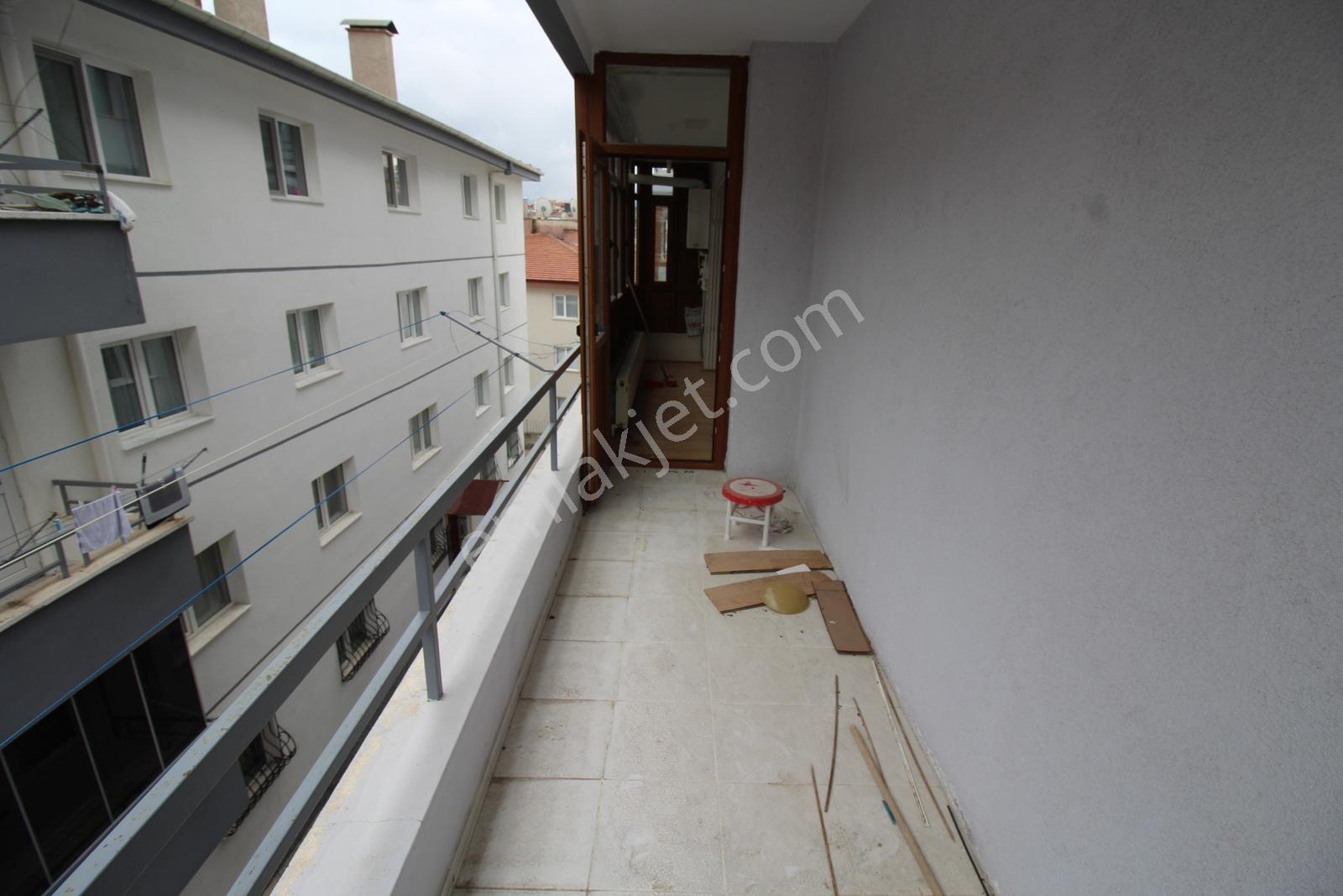 Krc'den Natayolu Caddesine Yürüme Mesafesinde 2+1 Kiralık Daire! - Görsel 18